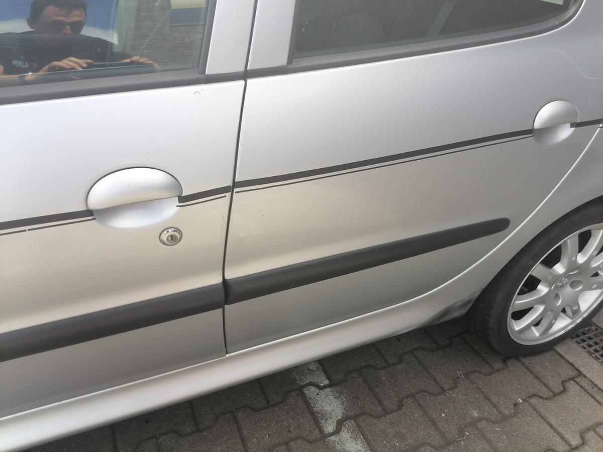 Peugeot206+ original T&uuml;r hinten links EZR Aluminiumgrau Rohbau Bj.2011